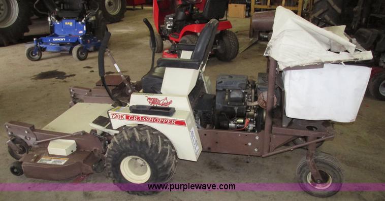 image for item G9958 2003 Grasshopper 720K riding lawn mower