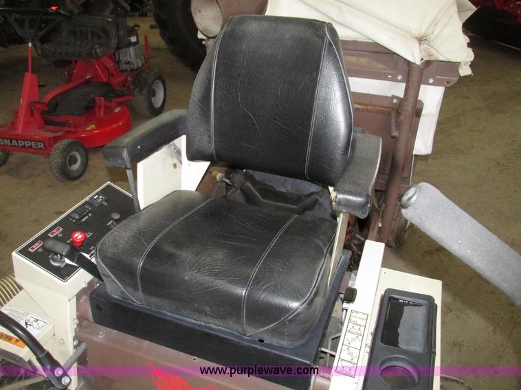 image for item G9958 2003 Grasshopper 720K riding lawn mower