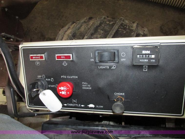 image for item G9958 2003 Grasshopper 720K riding lawn mower