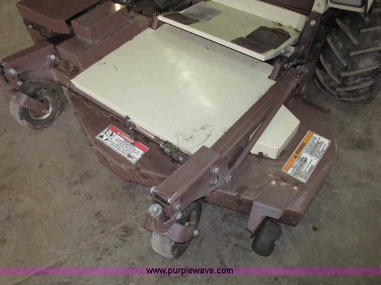 image for item G9958 2003 Grasshopper 720K riding lawn mower