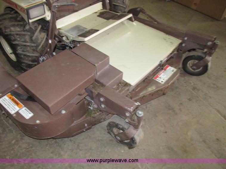 image for item G9958 2003 Grasshopper 720K riding lawn mower