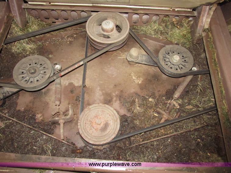 image for item G9958 2003 Grasshopper 720K riding lawn mower