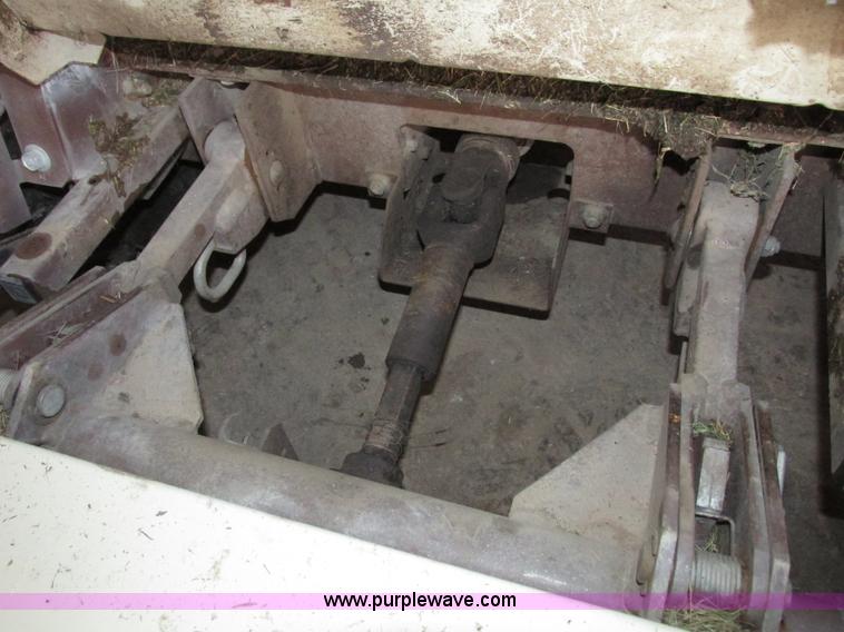 image for item G9958 2003 Grasshopper 720K riding lawn mower