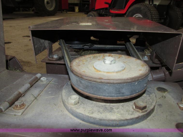 image for item G9958 2003 Grasshopper 720K riding lawn mower