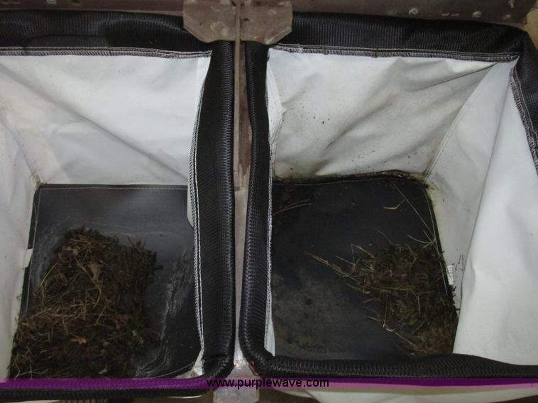 image for item G9958 2003 Grasshopper 720K riding lawn mower