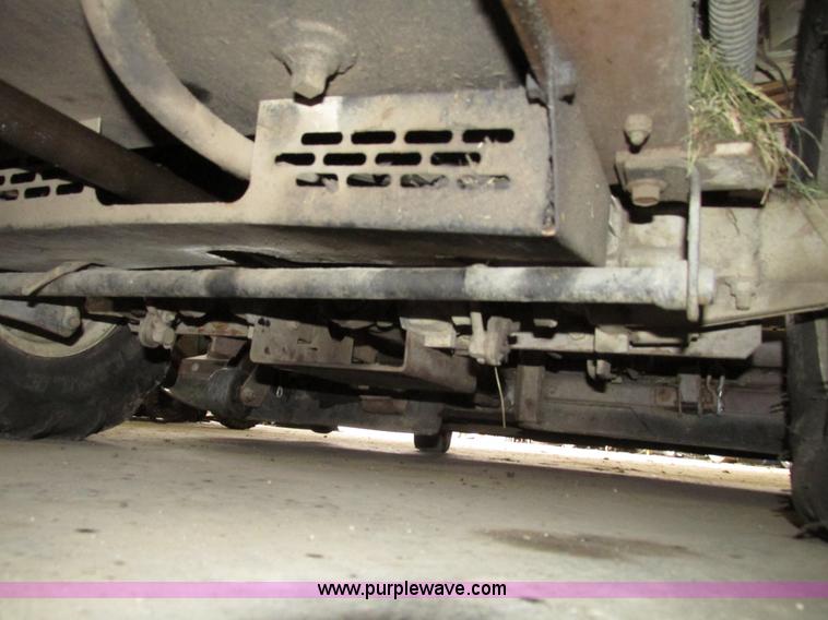 image for item G9958 2003 Grasshopper 720K riding lawn mower