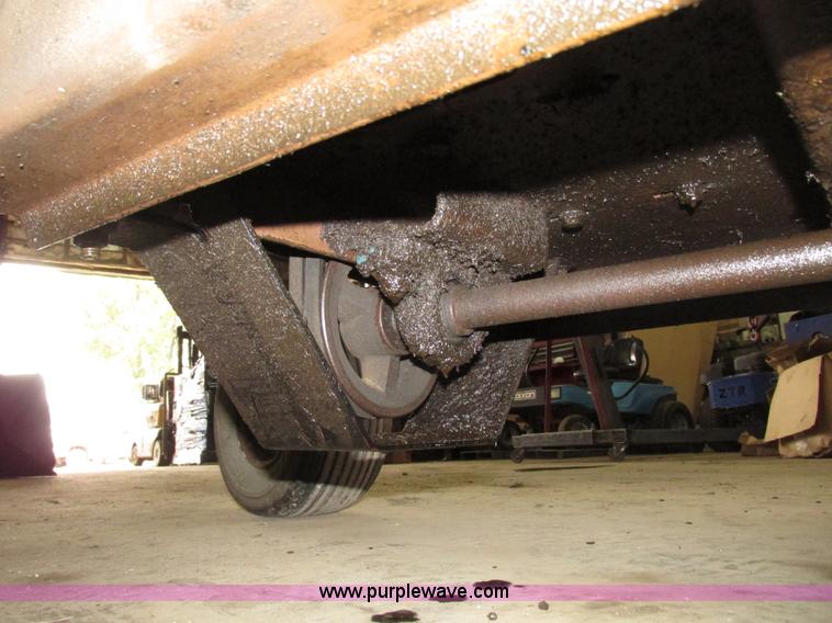 image for item G9958 2003 Grasshopper 720K riding lawn mower