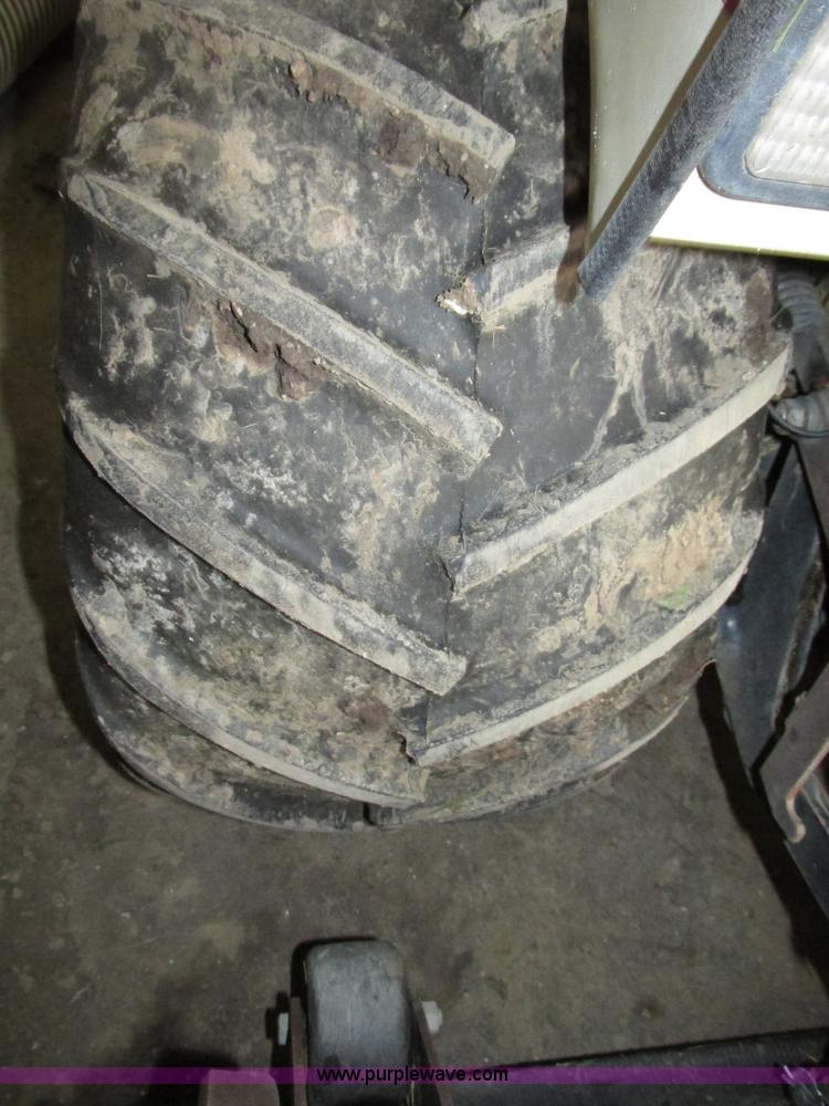 image for item G9958 2003 Grasshopper 720K riding lawn mower