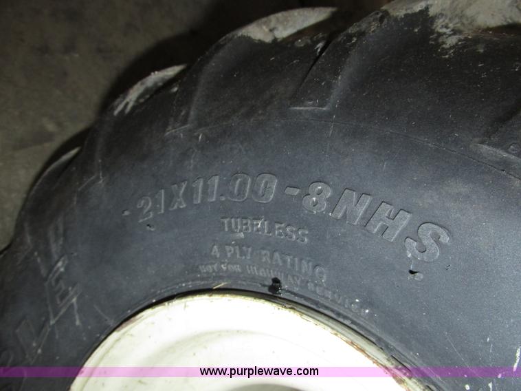 image for item G9958 2003 Grasshopper 720K riding lawn mower