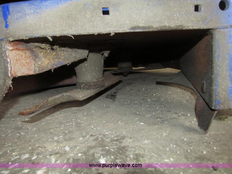 image for item G9959 2012 Dixon Ram 48ZT riding lawn mower