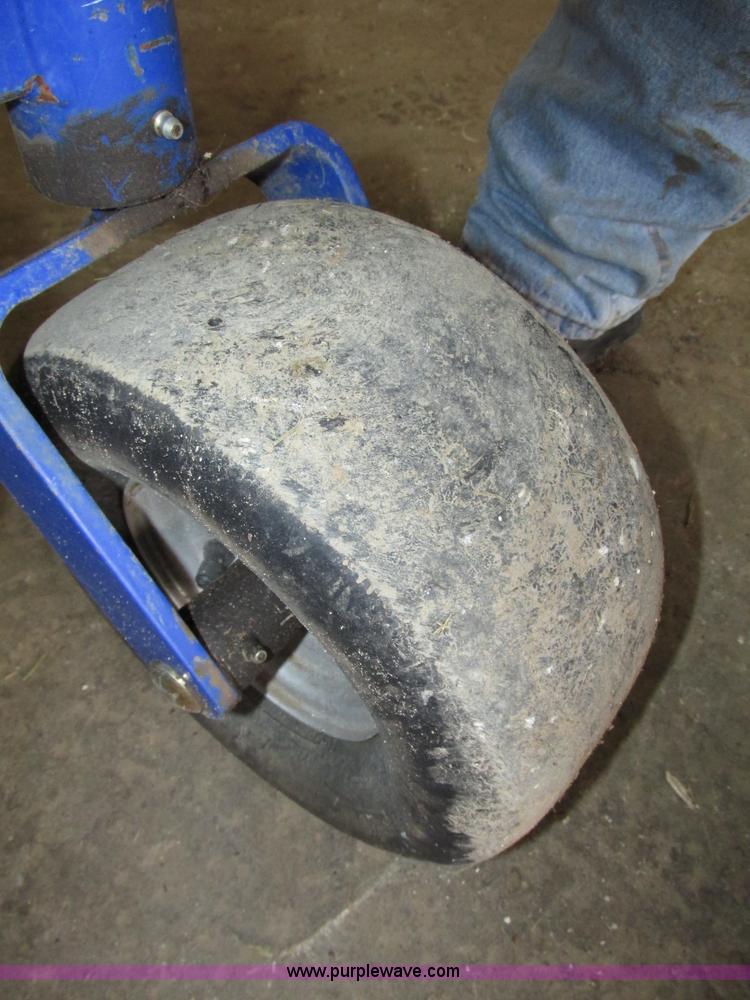 image for item G9959 2012 Dixon Ram 48ZT riding lawn mower