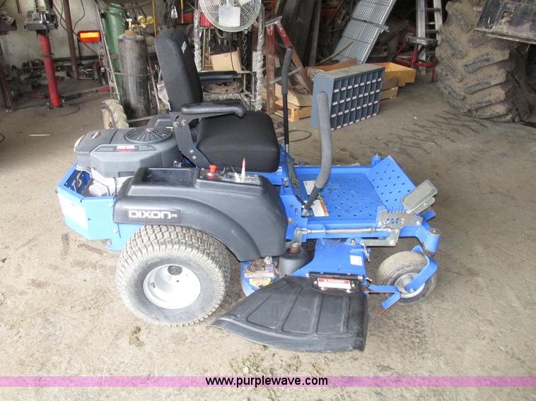 image for item G9961 2006 Dixon Ram ZTR riding lawn mower