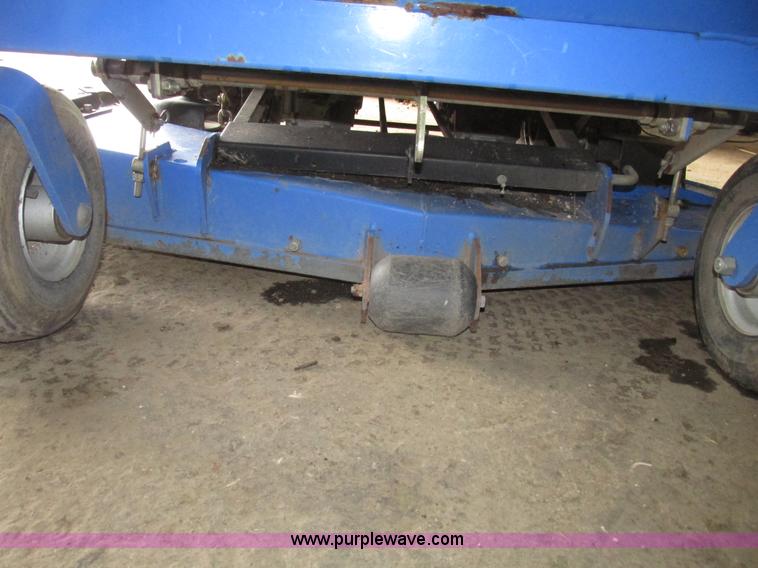 image for item G9961 2006 Dixon Ram ZTR riding lawn mower