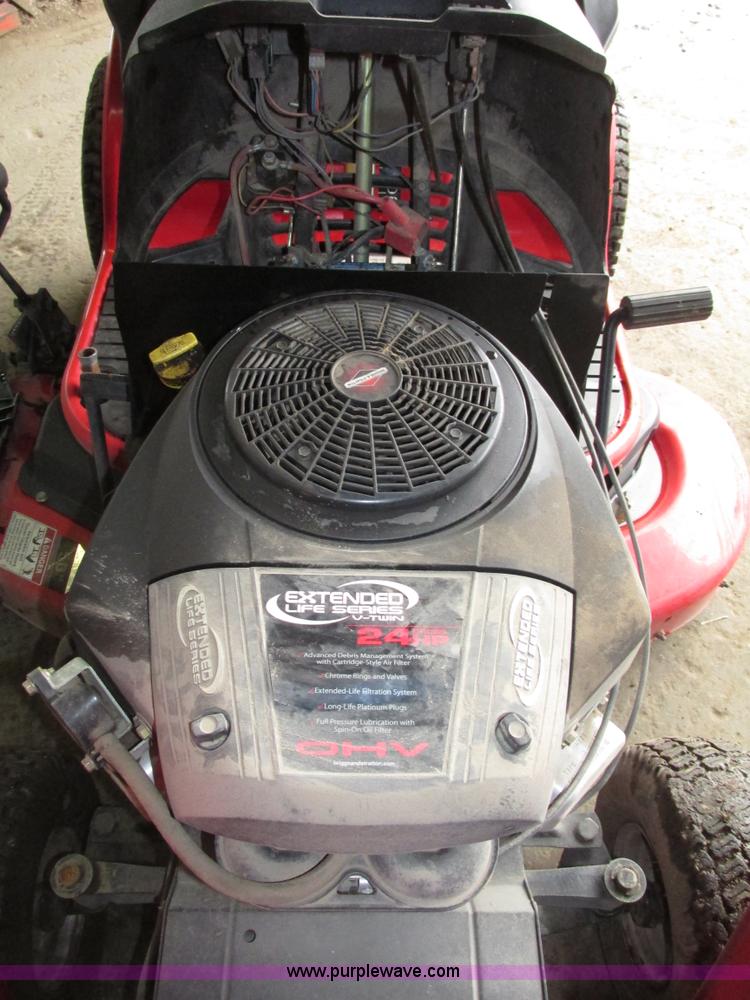 image for item G9962 Massey Ferguson 2524 lawn tractor