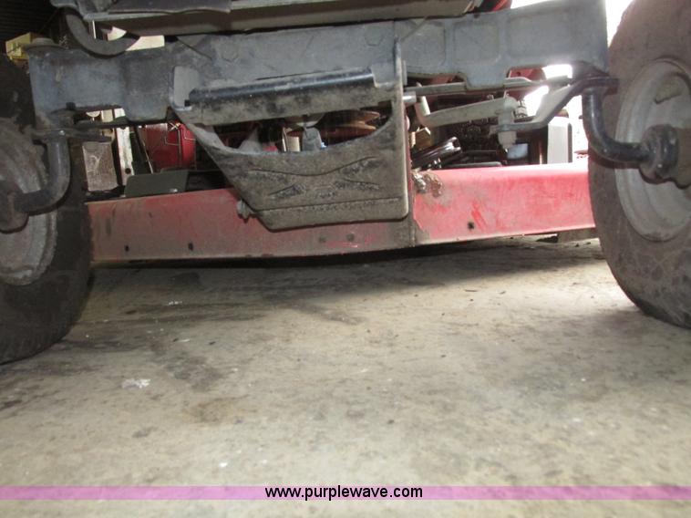 image for item G9962 Massey Ferguson 2524 lawn tractor