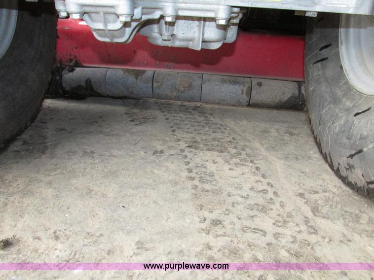 image for item G9962 Massey Ferguson 2524 lawn tractor