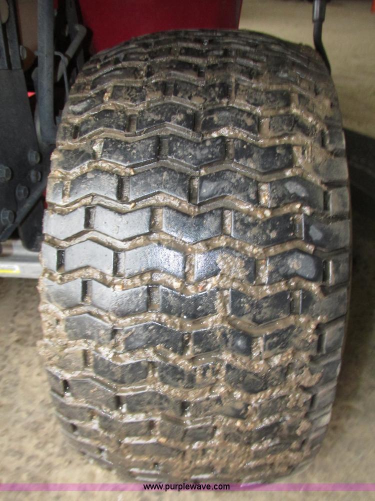 image for item G9962 Massey Ferguson 2524 lawn tractor