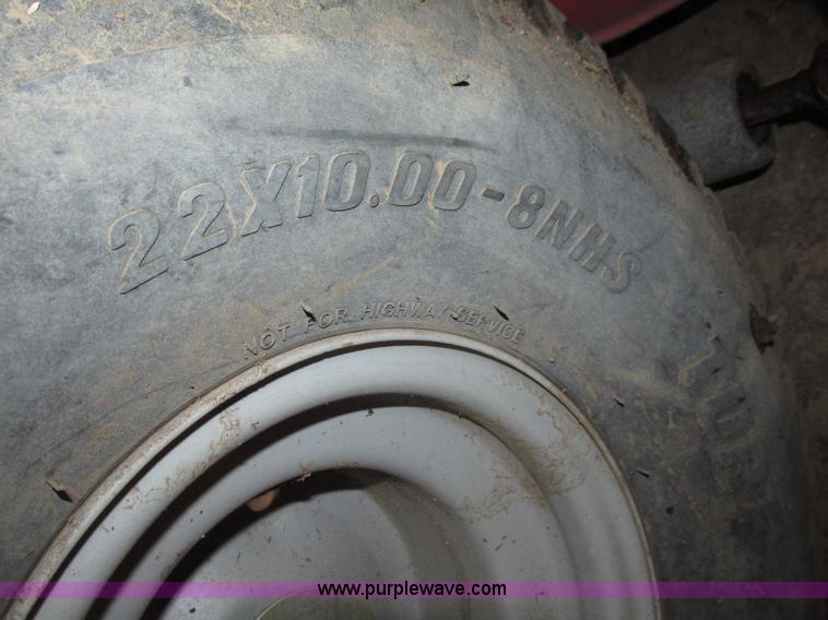 image for item G9962 Massey Ferguson 2524 lawn tractor