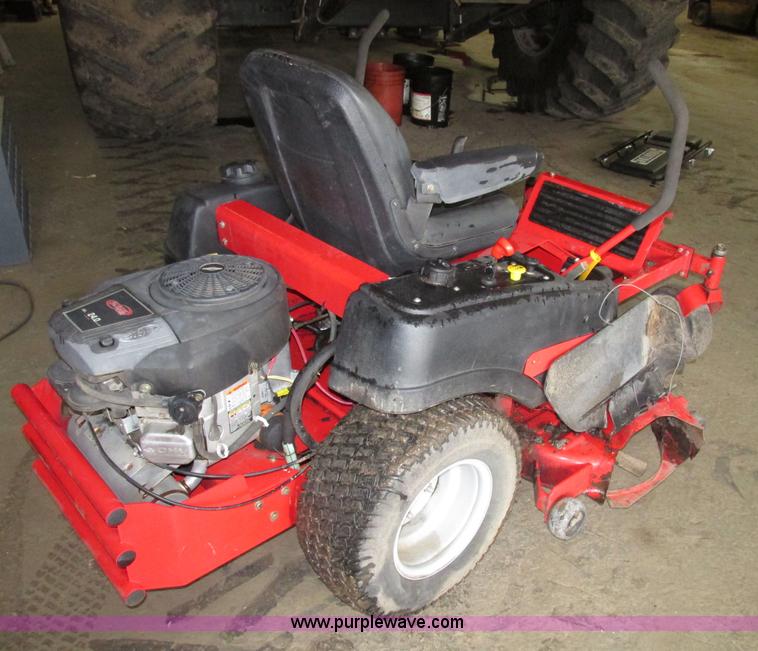 image for item G9963 Snapper 400ZB 2450 ZTR riding lawn mower