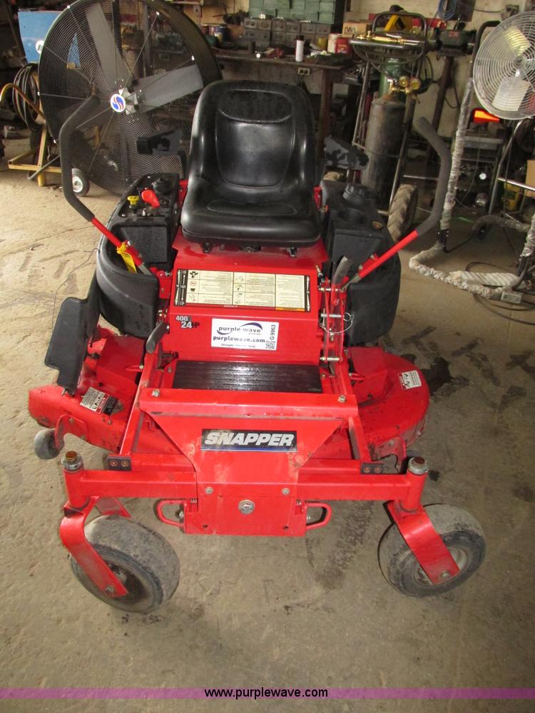 image for item G9963 Snapper 400ZB 2450 ZTR riding lawn mower