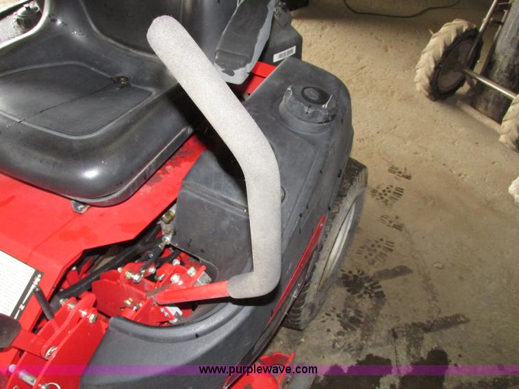 image for item G9963 Snapper 400ZB 2450 ZTR riding lawn mower