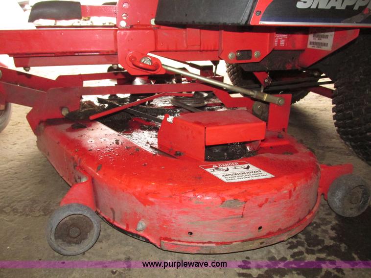 image for item G9963 Snapper 400ZB 2450 ZTR riding lawn mower