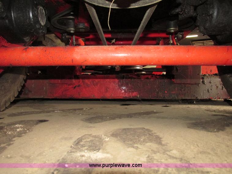 image for item G9963 Snapper 400ZB 2450 ZTR riding lawn mower