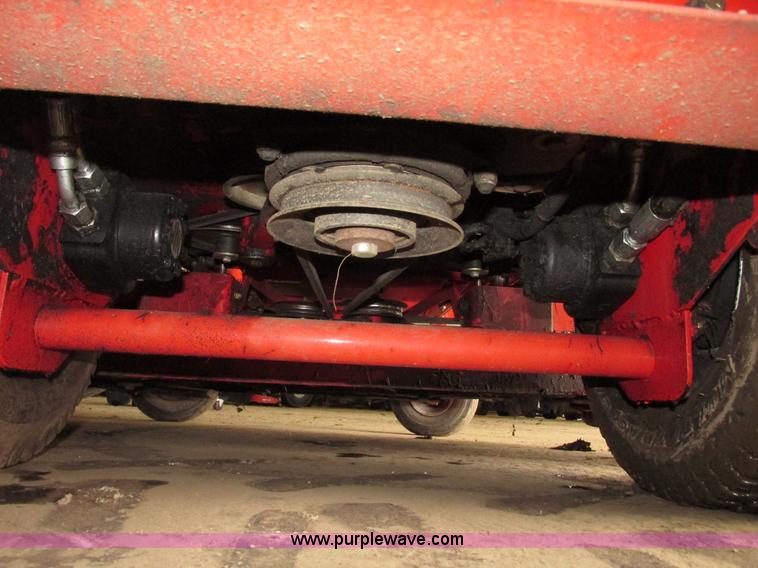 image for item G9963 Snapper 400ZB 2450 ZTR riding lawn mower