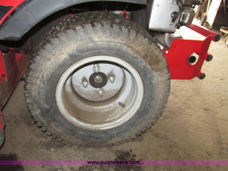 image for item G9963 Snapper 400ZB 2450 ZTR riding lawn mower