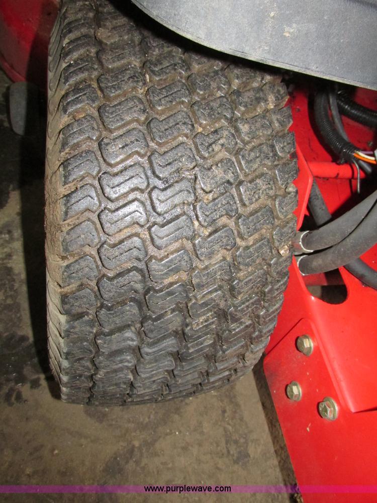 image for item G9963 Snapper 400ZB 2450 ZTR riding lawn mower