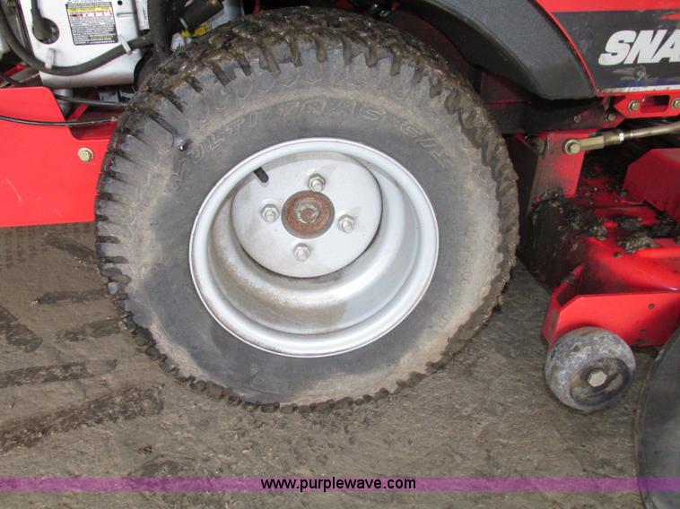 image for item G9963 Snapper 400ZB 2450 ZTR riding lawn mower