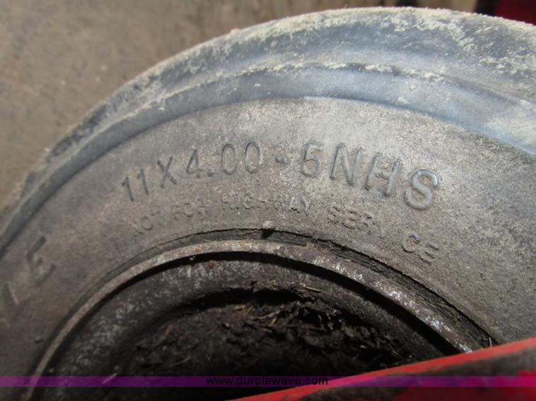 image for item G9963 Snapper 400ZB 2450 ZTR riding lawn mower