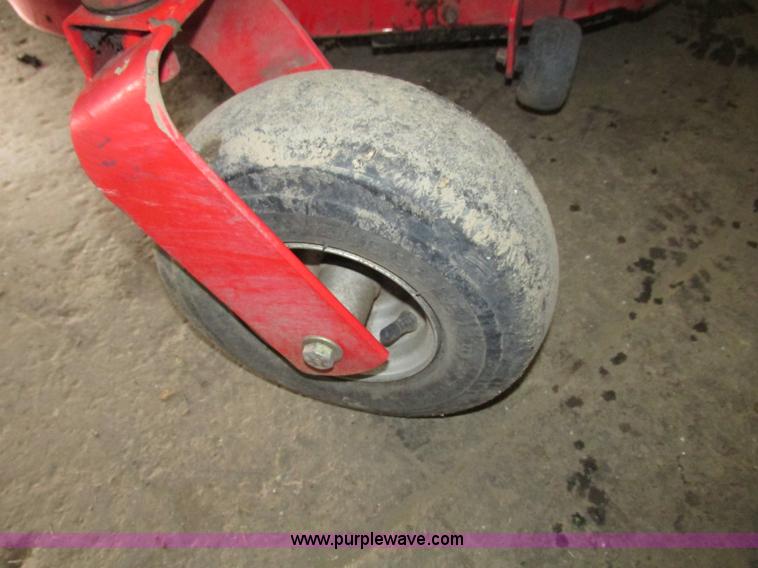 image for item G9963 Snapper 400ZB 2450 ZTR riding lawn mower