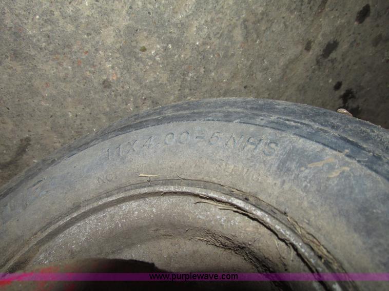 image for item G9963 Snapper 400ZB 2450 ZTR riding lawn mower