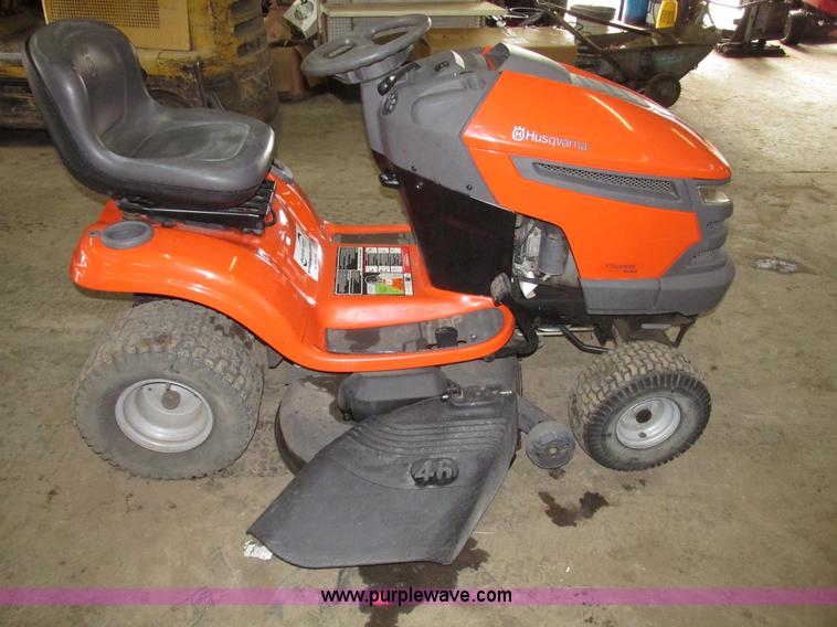 image for item G9965 Husqvarna YTH20K46 lawn tractor