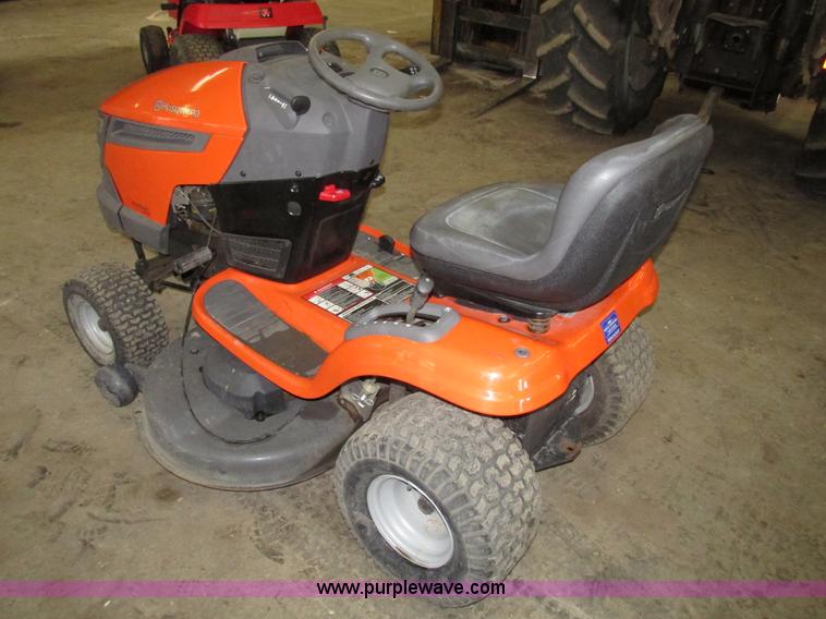 image for item G9965 Husqvarna YTH20K46 lawn tractor