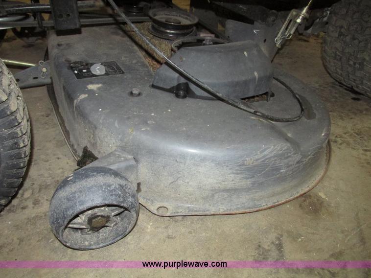 image for item G9965 Husqvarna YTH20K46 lawn tractor