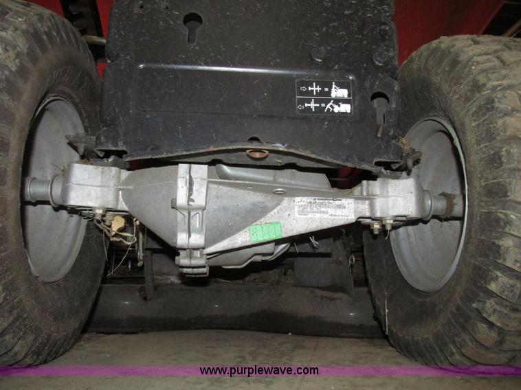 image for item G9965 Husqvarna YTH20K46 lawn tractor