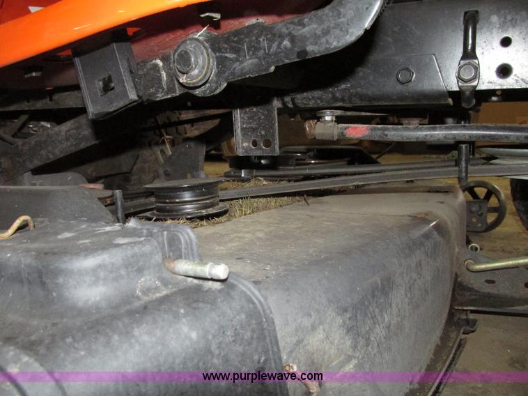 image for item G9965 Husqvarna YTH20K46 lawn tractor