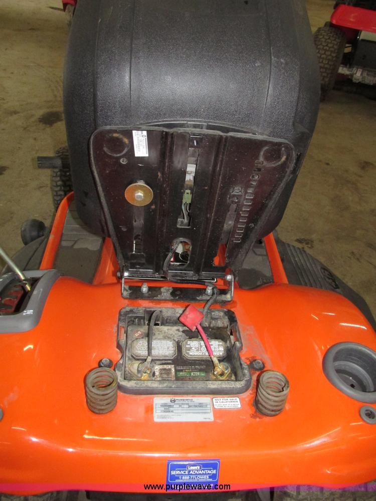 image for item G9965 Husqvarna YTH20K46 lawn tractor