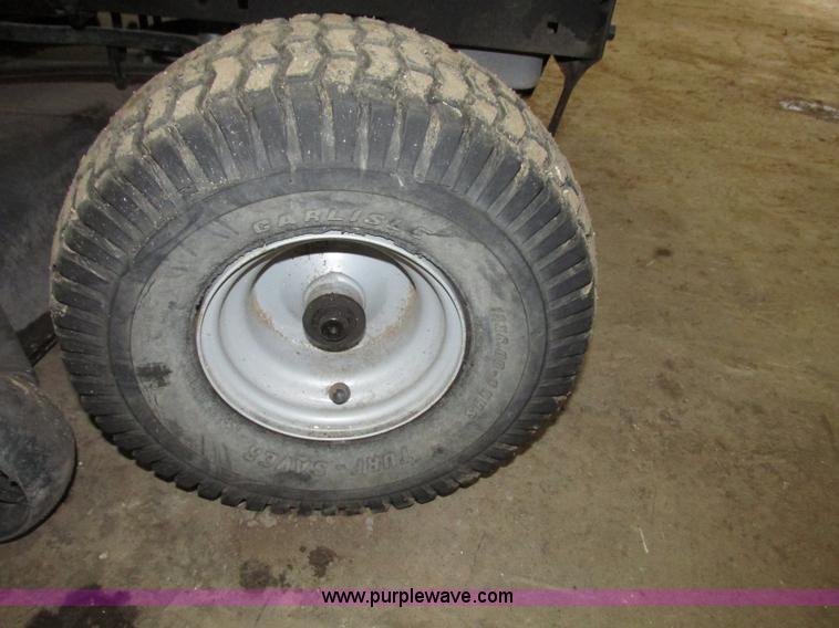 image for item G9965 Husqvarna YTH20K46 lawn tractor