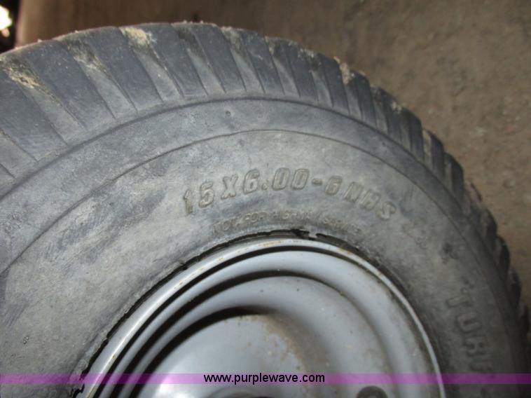 image for item G9965 Husqvarna YTH20K46 lawn tractor