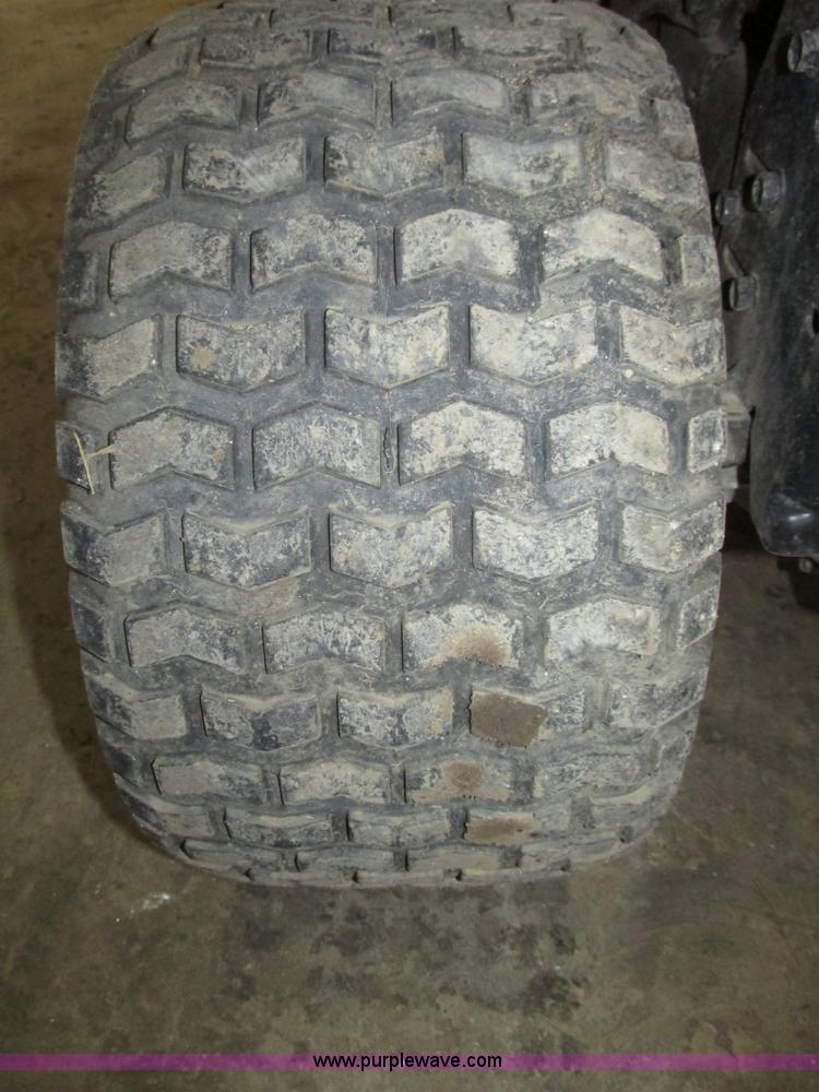 image for item G9965 Husqvarna YTH20K46 lawn tractor