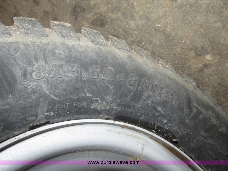 image for item G9965 Husqvarna YTH20K46 lawn tractor