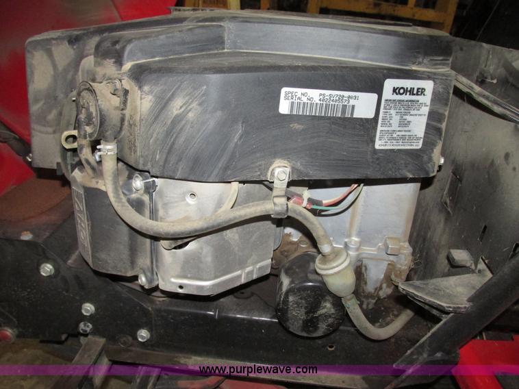 image for item G9966 2011 Massey Ferguson 2523 lawn tractor