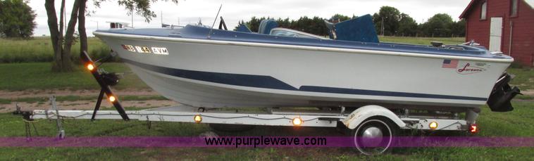 image for item G9967 1960 Larson speed boat