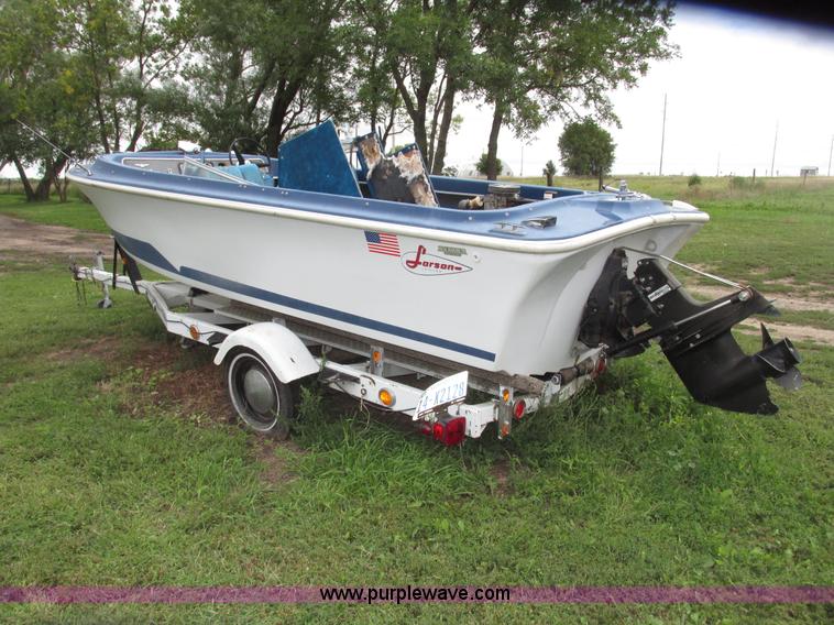 image for item G9967 1960 Larson speed boat