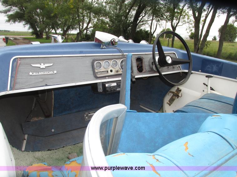image for item G9967 1960 Larson speed boat