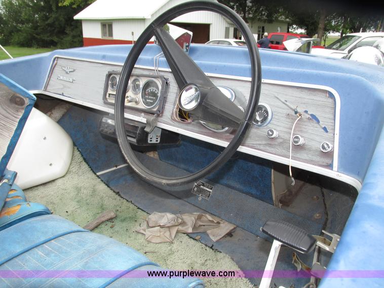 image for item G9967 1960 Larson speed boat