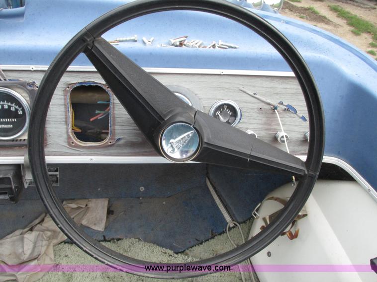 image for item G9967 1960 Larson speed boat